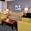 La Quinta Inn & Suites by Wyndham Indianapolis South