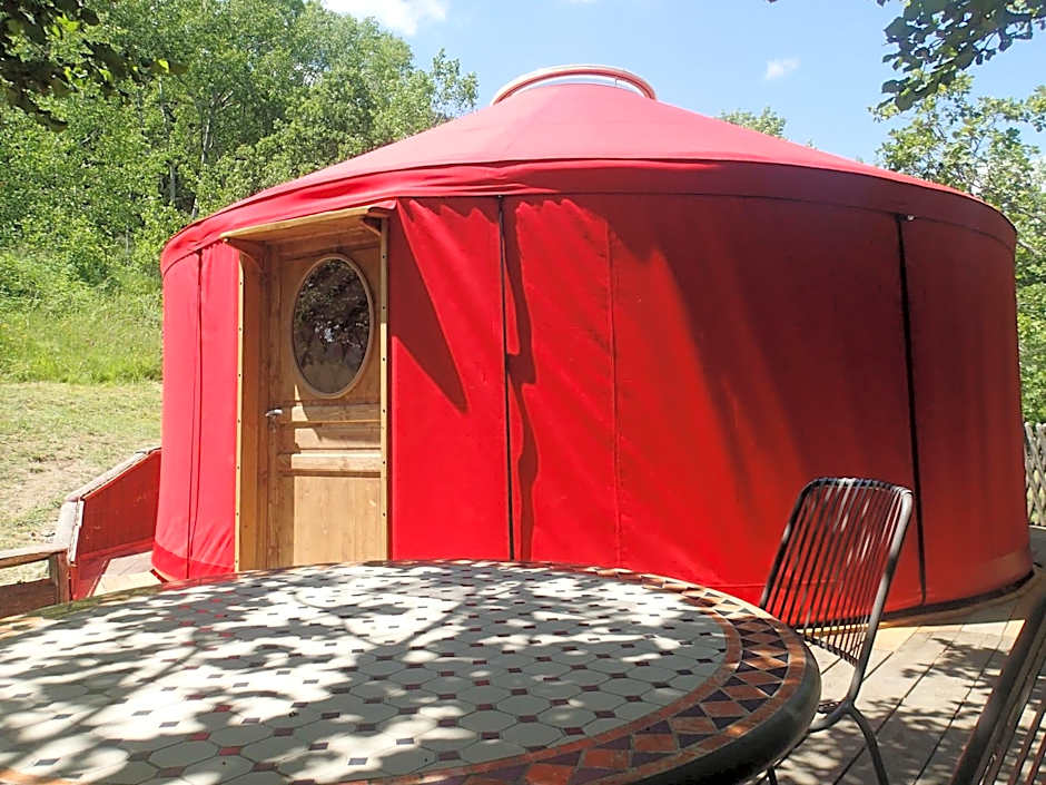 Eco-hôtel et Yourtes du Mercantour