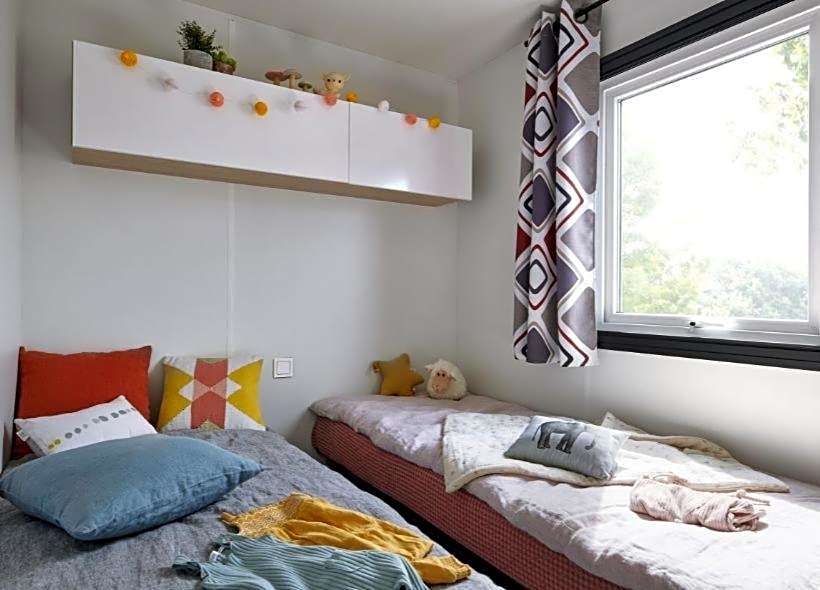 Photo 1 of 4 of Mobile Home