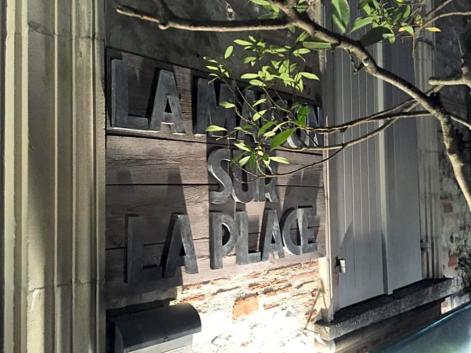 La maison sur la place