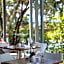 Heart Hotel and Gallery Whitsundays