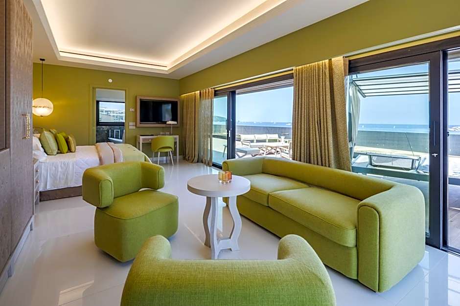 Photo 1 of 6 of Suite, Sea View