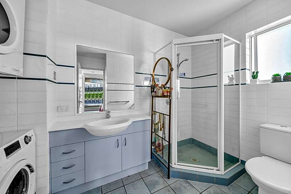 Santa Anne By The Sea