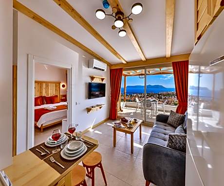 Deluxe Suite with Sea View