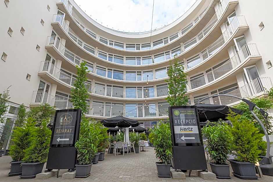 Parizs Garden Apartments