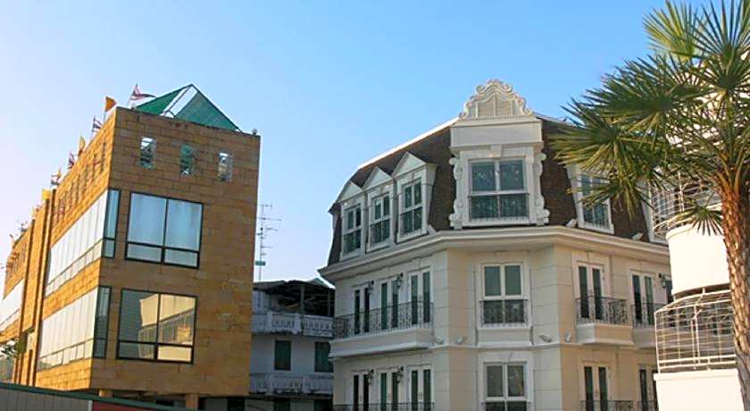 Aurum The River Place