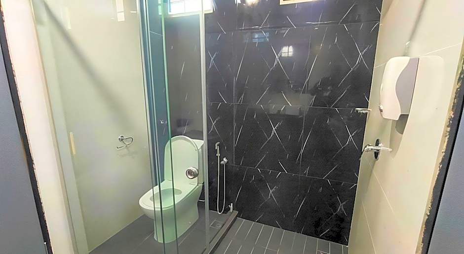 3-Plus Hotel Inanam