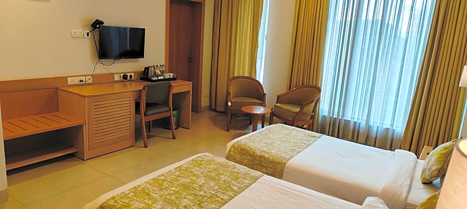 Monday Hotels Mahape