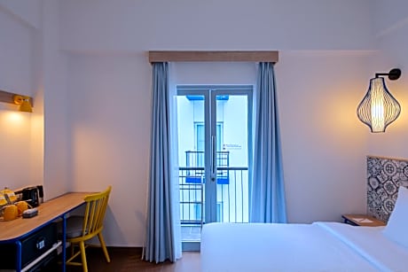 Champ Room Twin Balcony Access