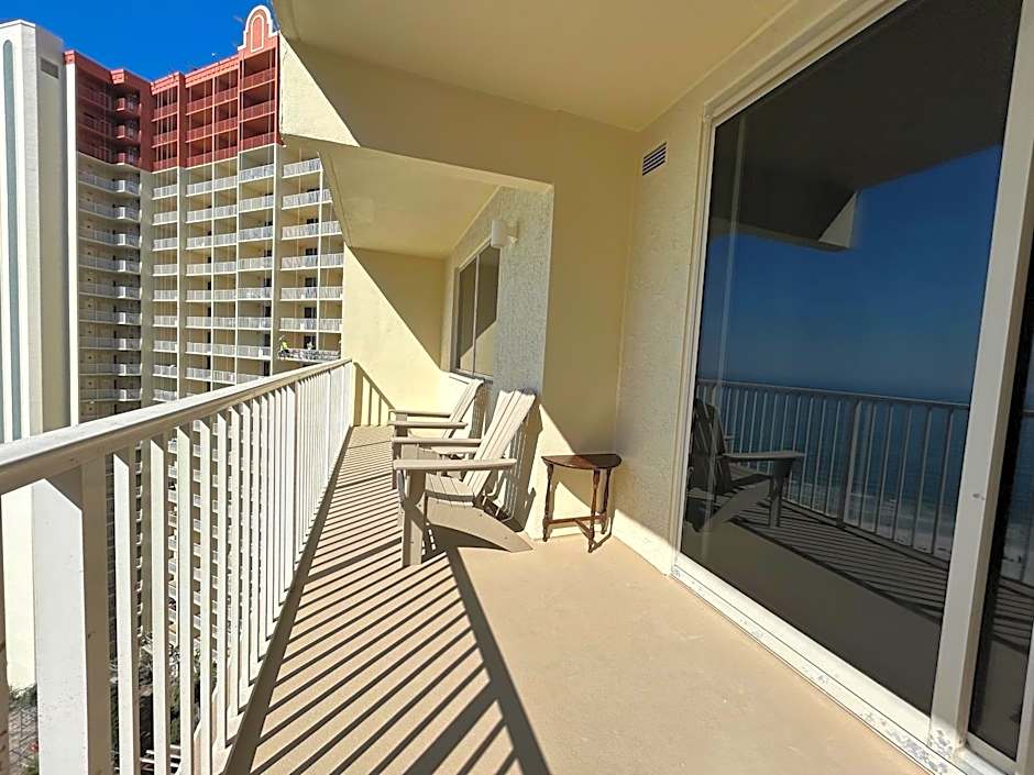 Amazing views! Great beachfront Panama City Condo
