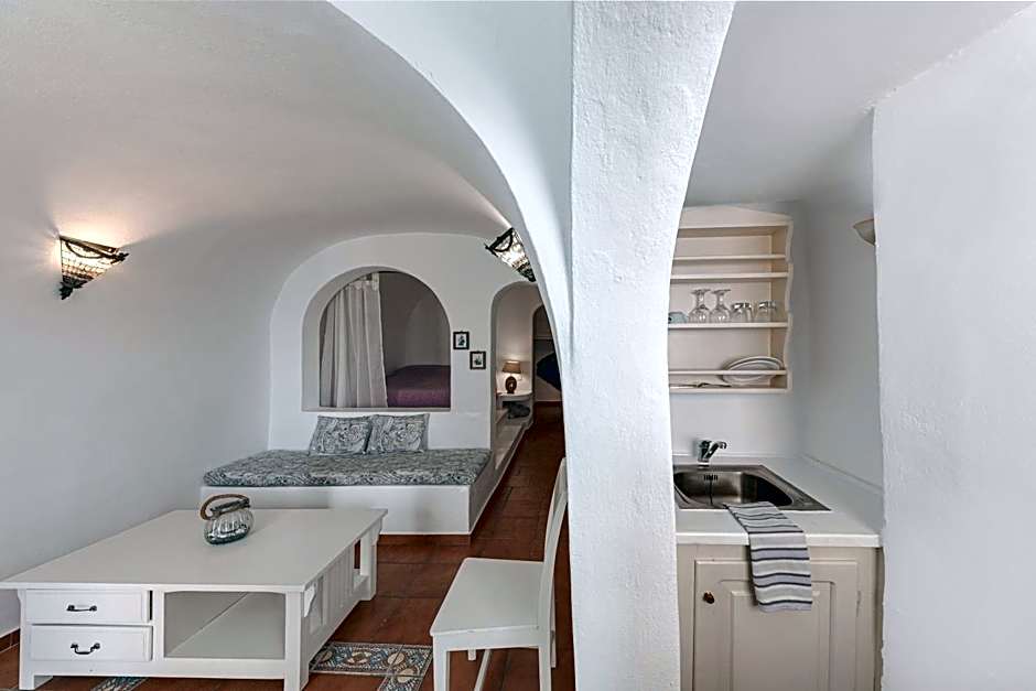 Afroessa Hotel by Caldera Houses