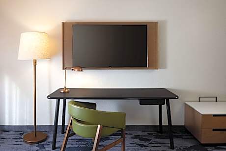 Room, 1 King Bed, Mountain View