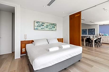 Three-Bedroom Deluxe Apartment