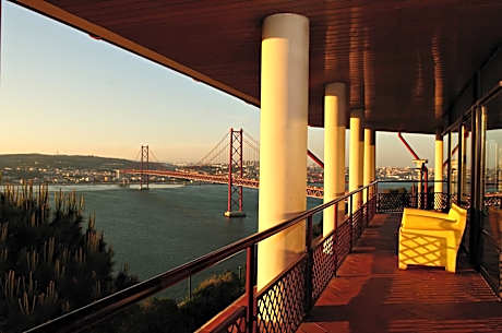 HI Almada - Pousada de Juventude