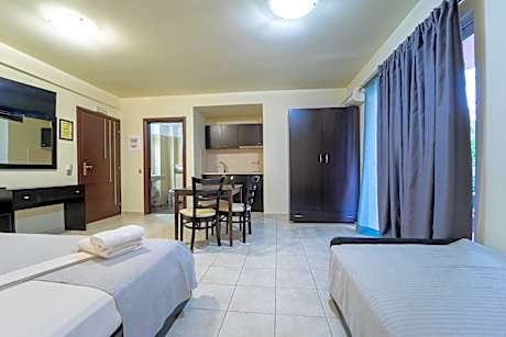 Suite with Garden View