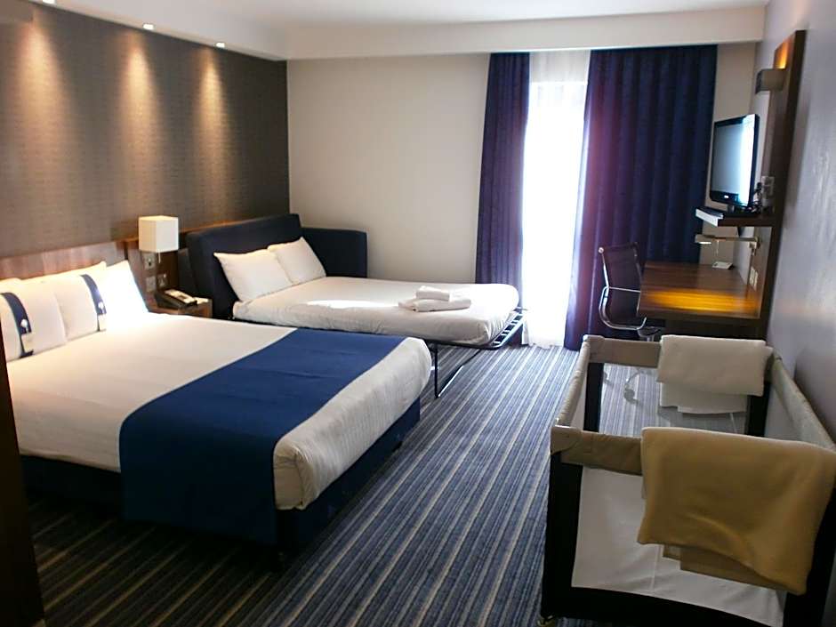 Holiday Inn Express Dunstable By IHG