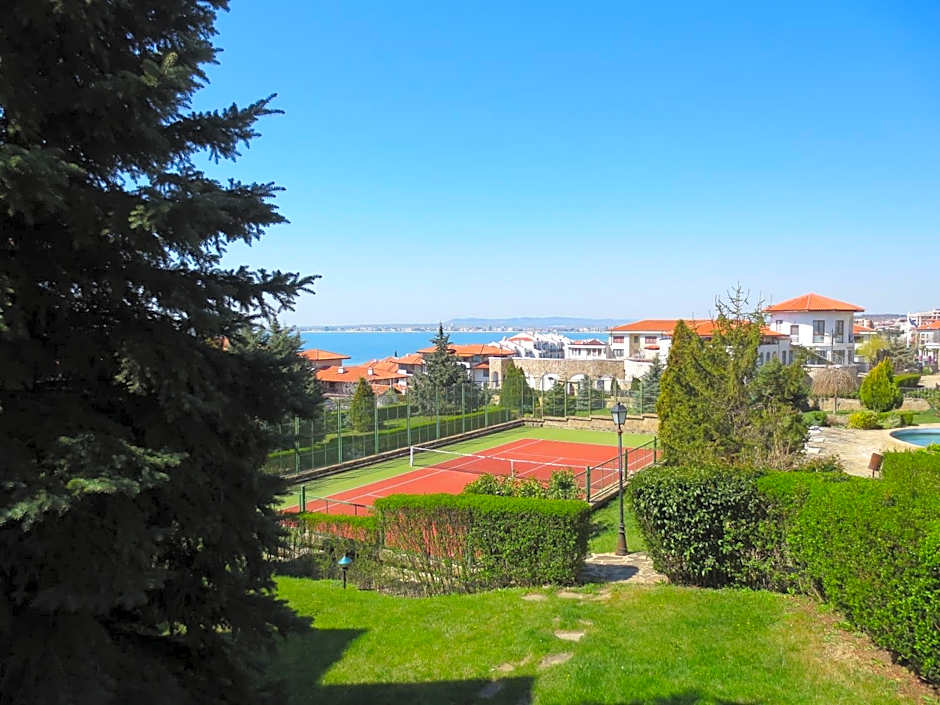 Breeze Apartment Complex