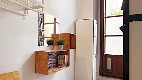 Bed in 8-Bed Mixed Dormitory Room