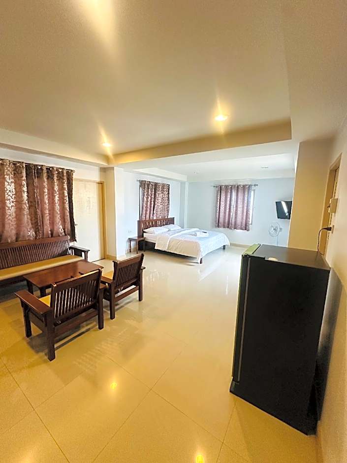 Pakchong Town Hotel