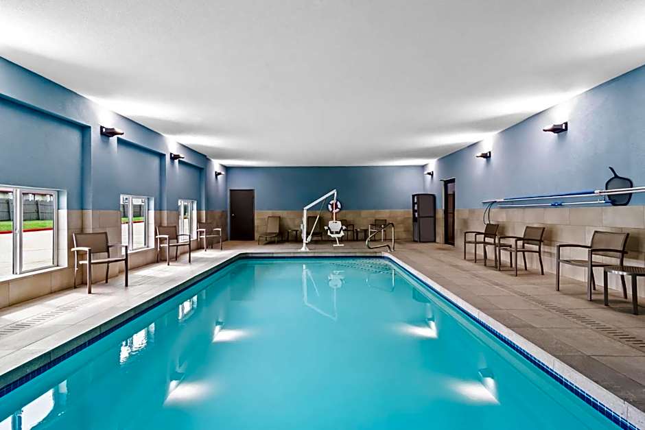 Holiday Inn Express & Suites Joplin Southeast by IHG