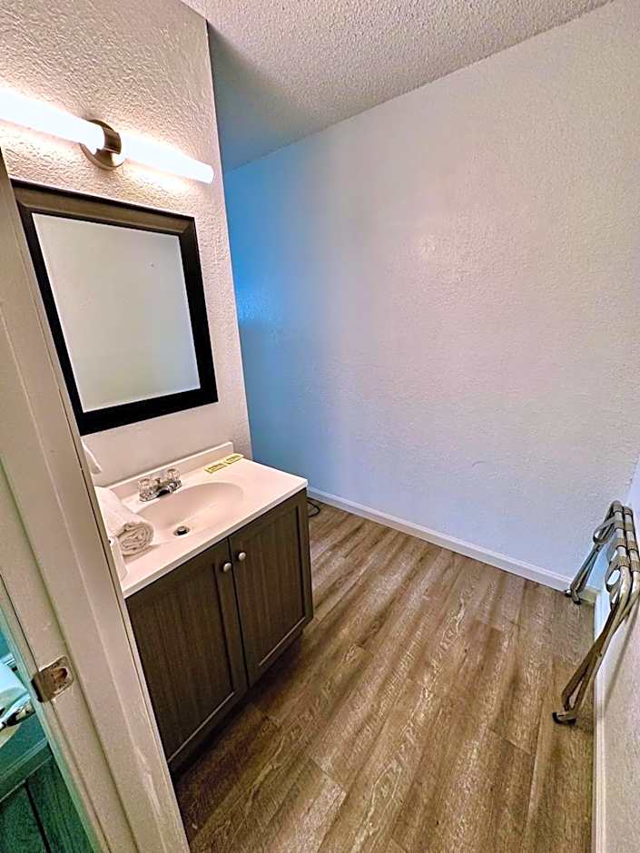 Ozark Inn and Suites