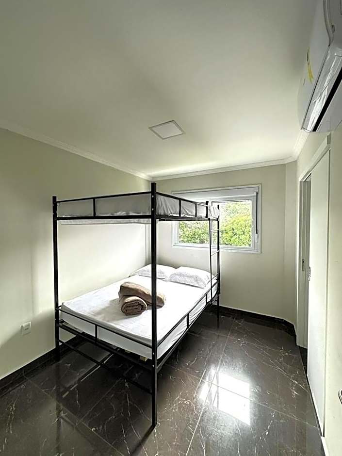 Seu refúgio paradisíaco a apenas 330 metros do mar TUB