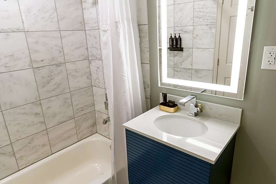 Inn On St. Ann, A French Quarter Guest Houses Property