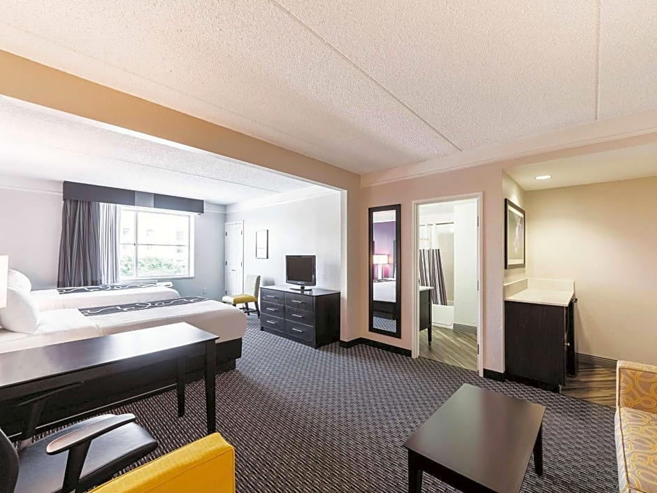 La Quinta Inn & Suites by Wyndham San Antonio Downtown