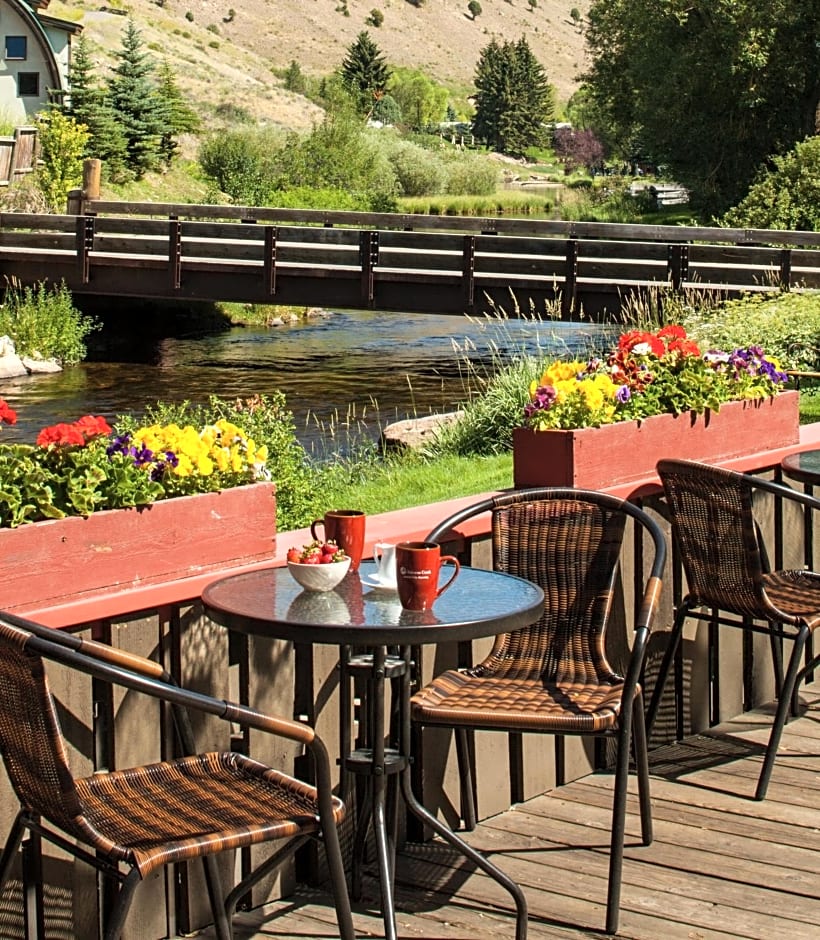 Inn on The Creek