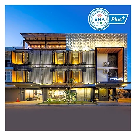 The Plug hotel @ i-Biz Avenue