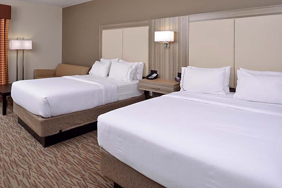 Holiday Inn Express & Suites Williams By IHG