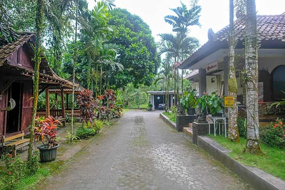 RedDoorz near Museum Gunung Merapi
