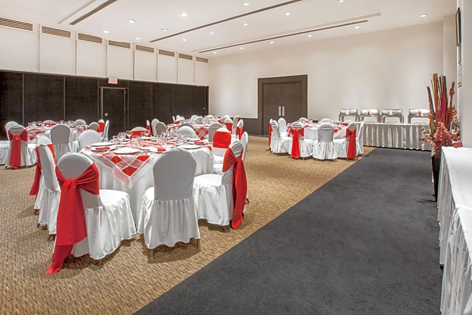 Crowne Plaza Toluca - Lancaster By IHG