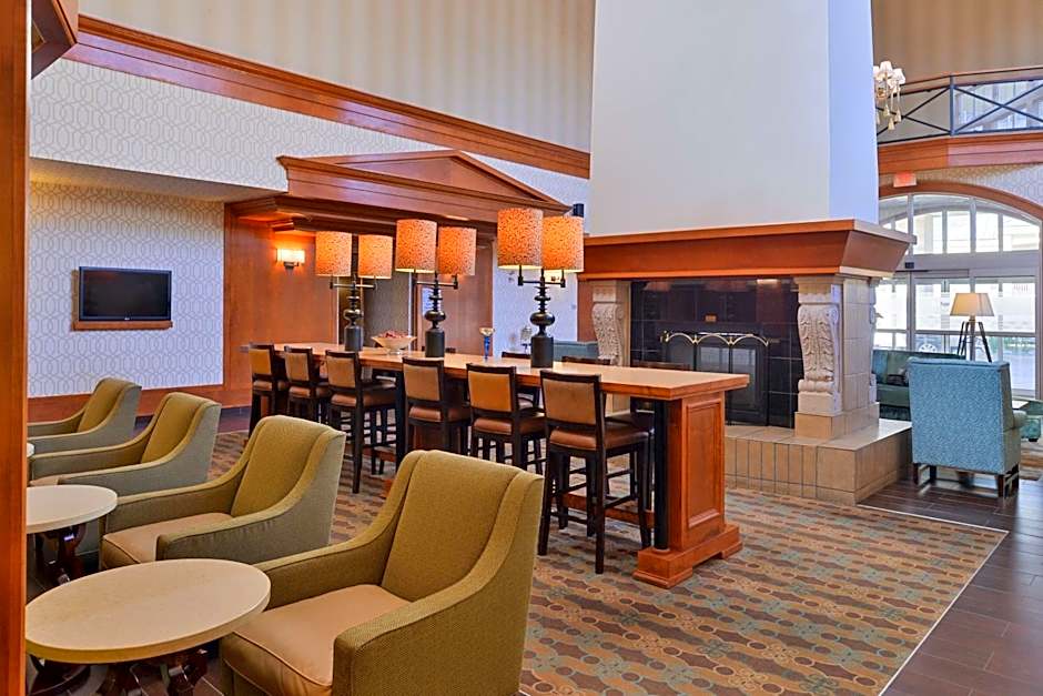 Hampton Inn & Suites By Hilton Calgary University Northwest