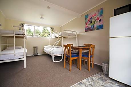 Kitchen Cabin with Shared Bathroom