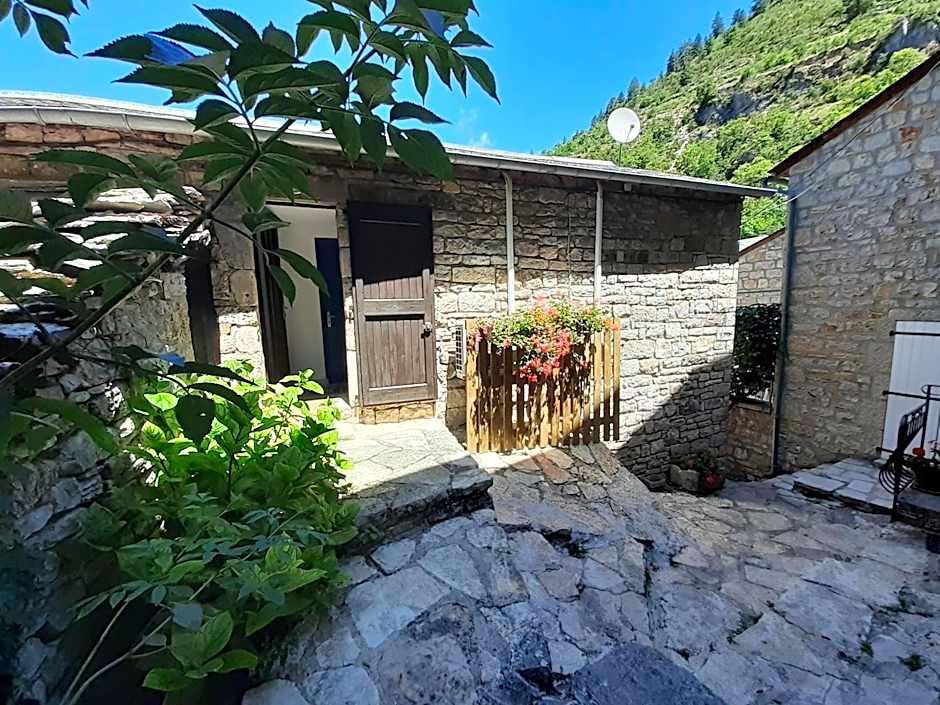 Logis Hotel restaurant Auberge de la Cascade