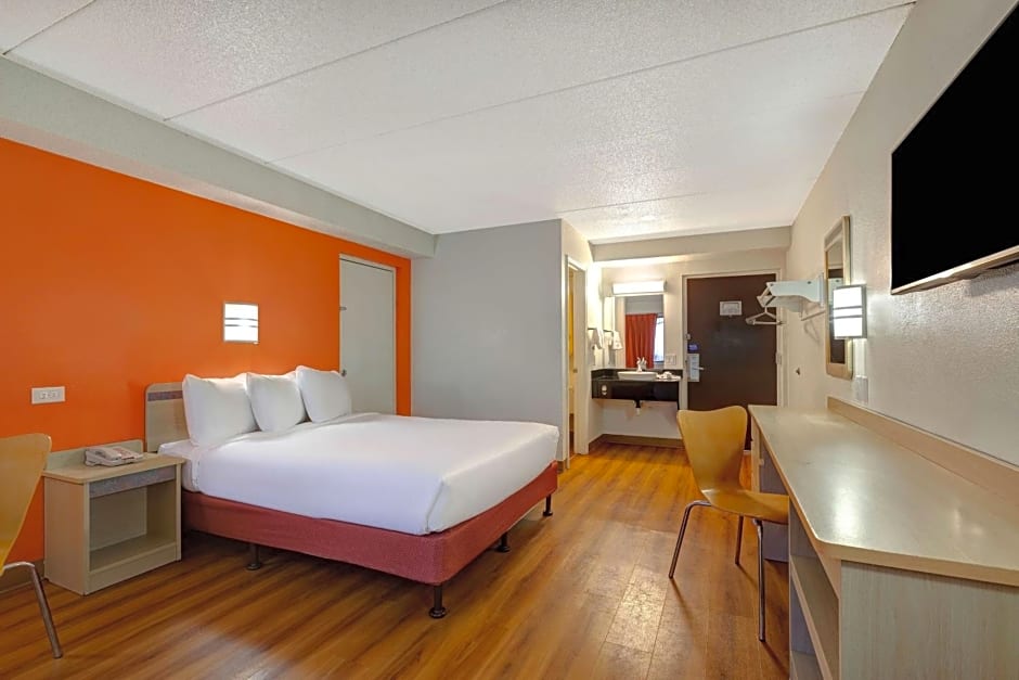 Motel 6-Lakeville, MN - South - Lakeville