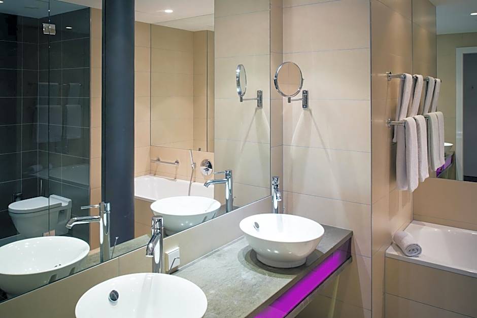 Vienna House by Wyndham Andel's Lodz