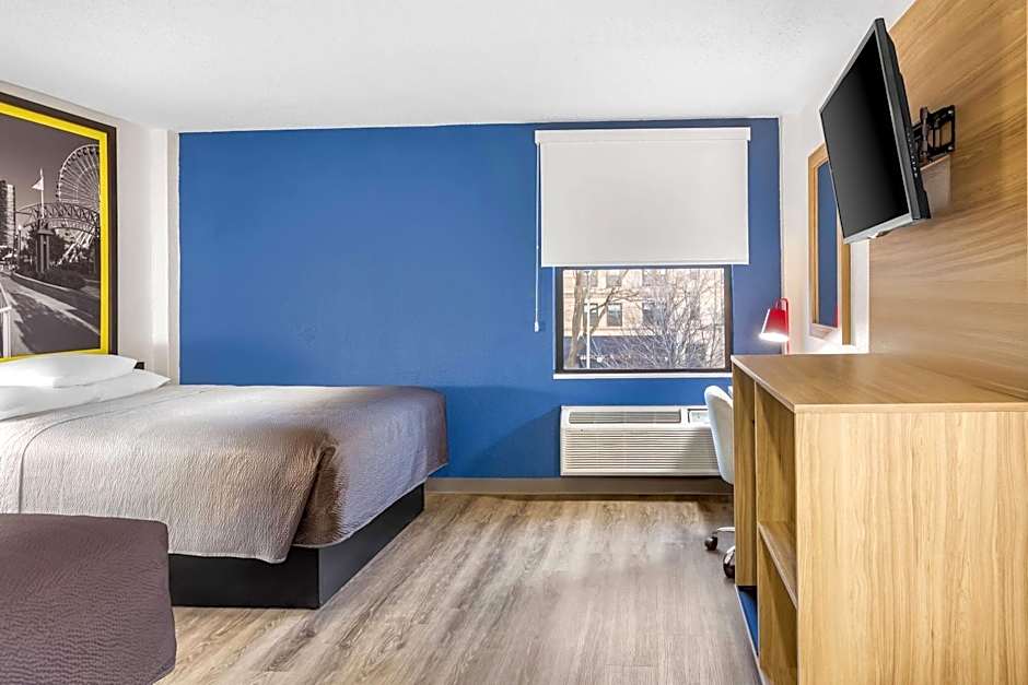 Super 8 by Wyndham Chicago IL