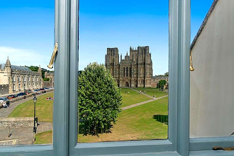 The Ancient Gatehouse & Rugantino Restaurant