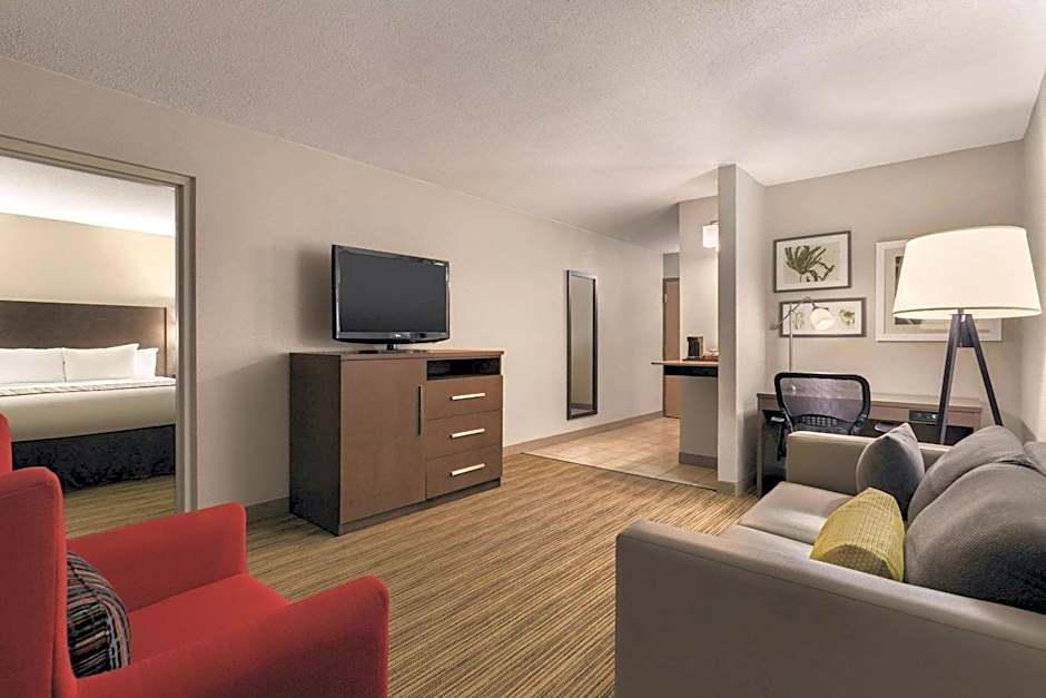 Country Inn & Suites by Radisson, Fergus Falls, MN
