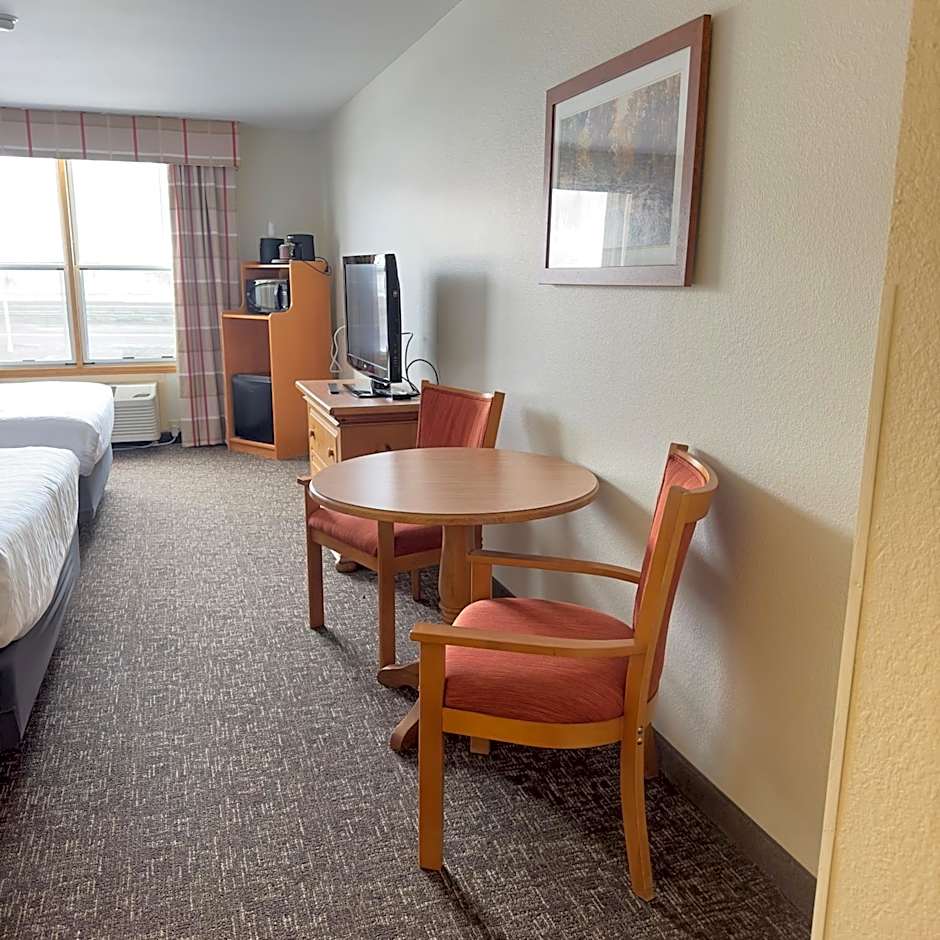 Duluth Inn & Suites Near Spirit Mountain
