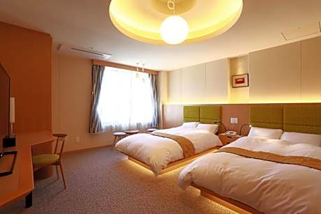 Junior Suite - Top Floor - Non-Smoking