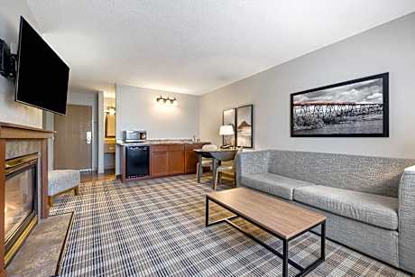 Superior King Suite - Non-Smoking