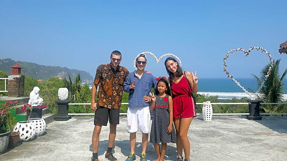 Losmen Kinasih Puncak & Gazebo Pandang