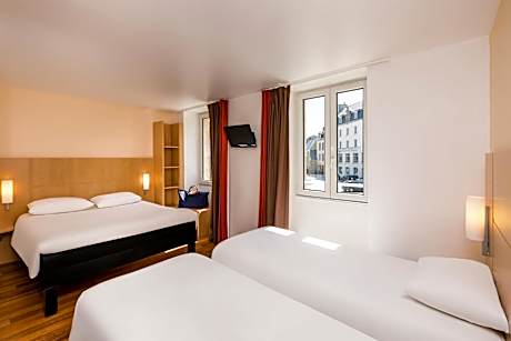 Standard Room with One Double Bed and Two Single Beds