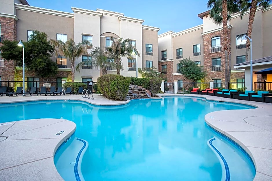 Holiday Inn Express Hotel & Suites Phoenix-Glendale