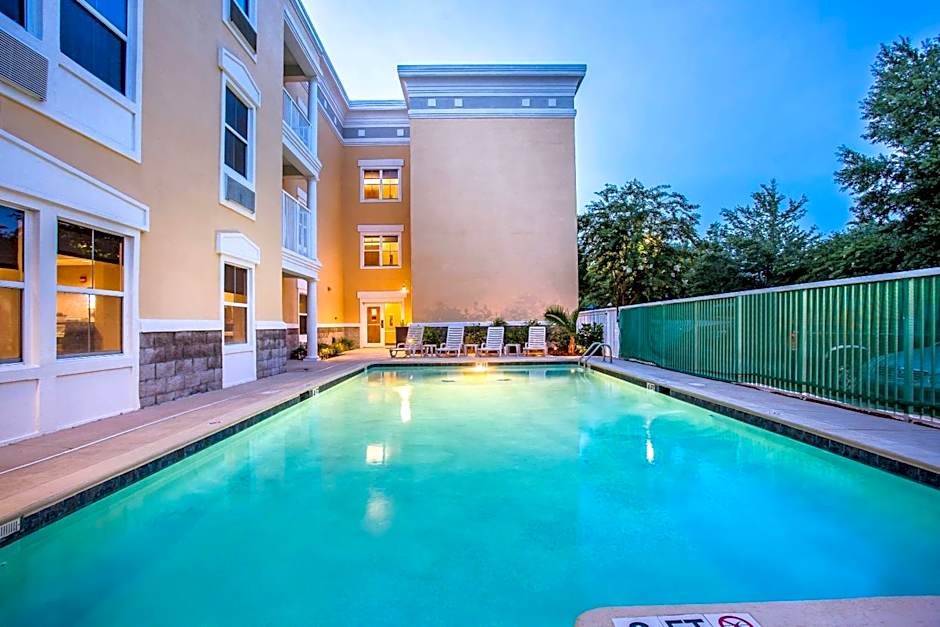 Comfort Suites At Isle Of Palms Connector