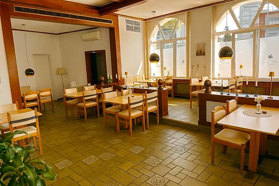 Eisberg Hotel City