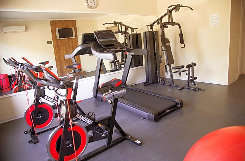 Xelena Hotel & Suites